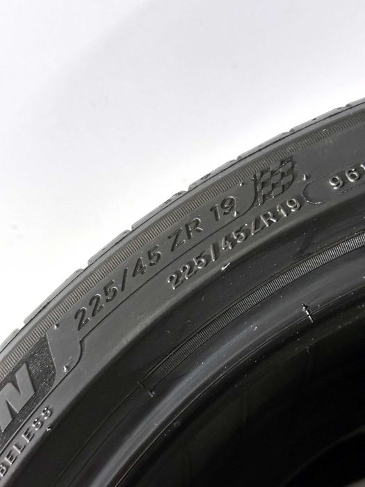 Pneus Michelin Pilot Sport 4 - 225/45/19 - Como NOVOS