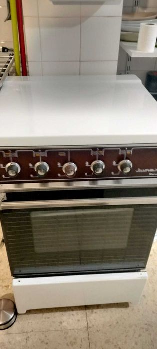 Fogão a gás Junex com 4 bocas e forno