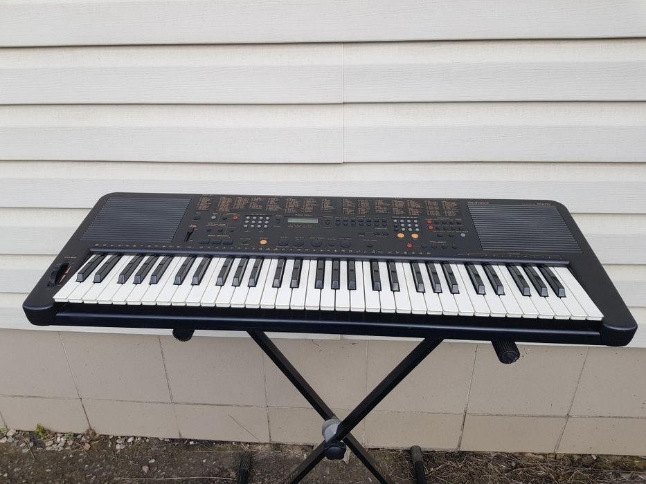 Синтезатор TECHNICS KN650, KN470, на 61 клавішу, б/у з Німеччини
