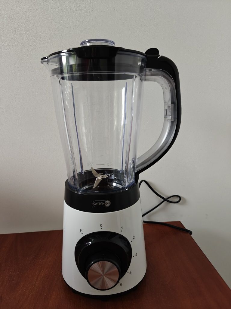 Blender kielichowy 600W Switch on