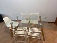 Mesa em vidro + cadeiras