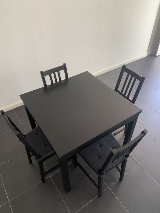 Mesa de cozinha ou sala jantar