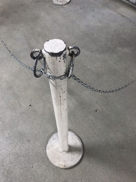 Postes barreira limitadores com corrente mecos espaço loja ou garagem