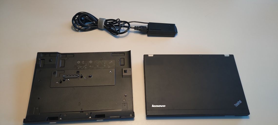 Lenovo x220, dysk SSD, stacja dokująca z CD ROMem