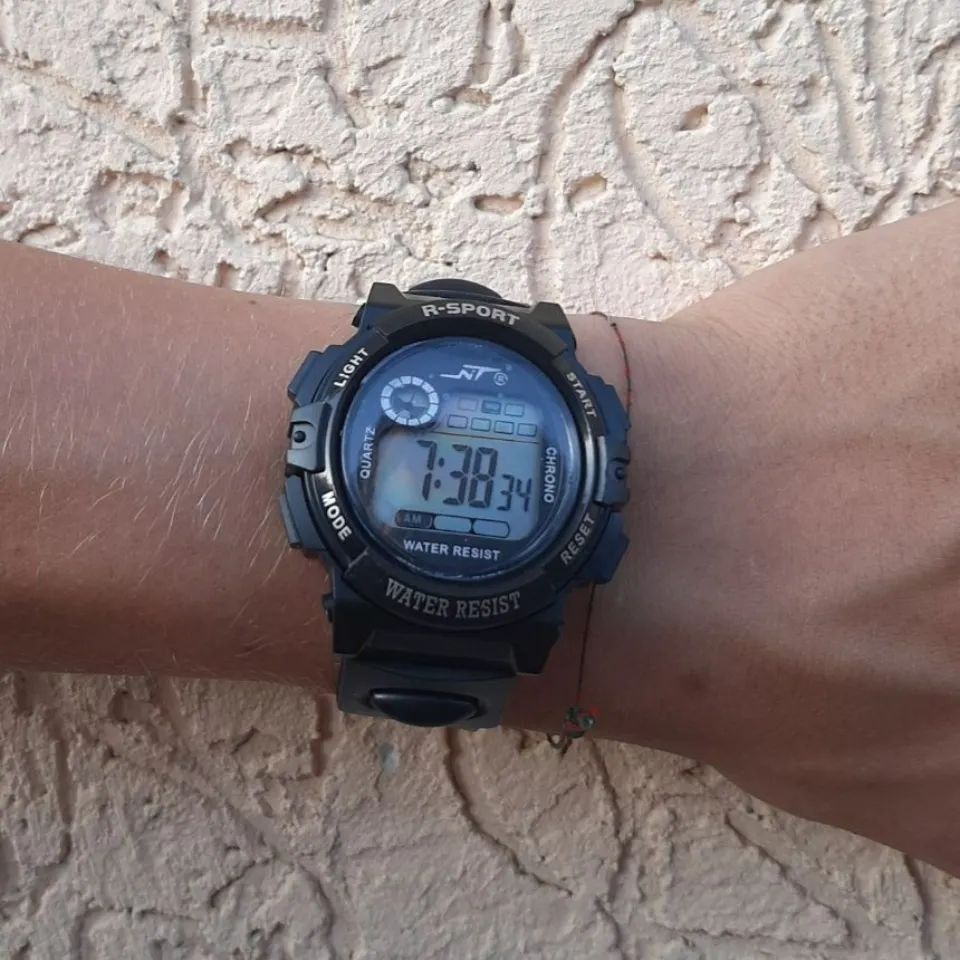 Спортивний наручний електронний годинник R-sport black