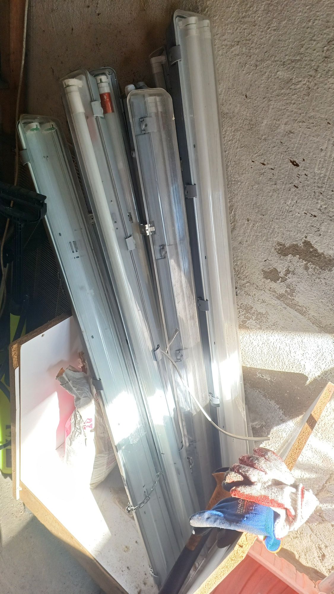 Lampy oprawy sufitowe ścienne jarzeniówki led