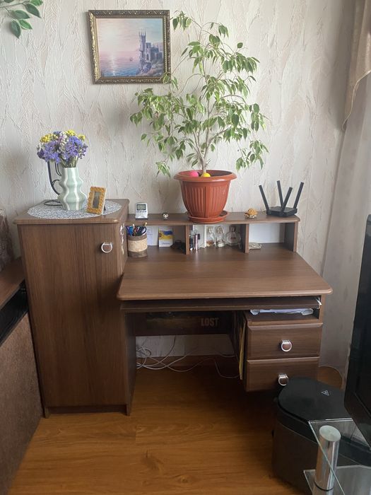 Компютерний стіл доя школяра