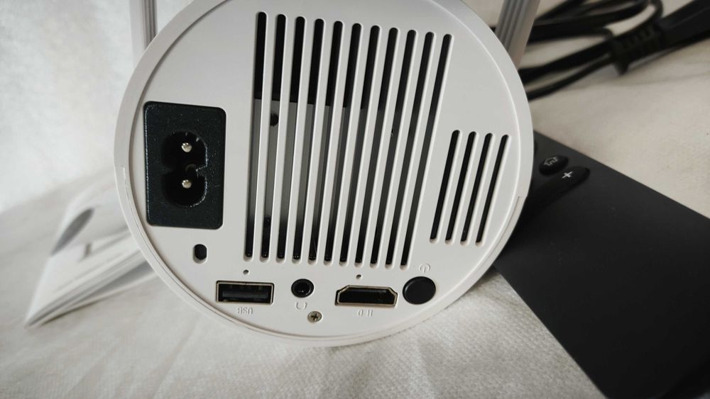 Проектор Magcubic HY300