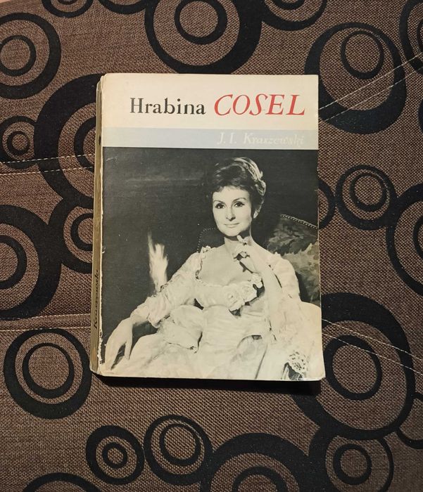Hrabina Cosel-J. I. Kraszewski  książka z 1968 r ze zdjęciami z filmu