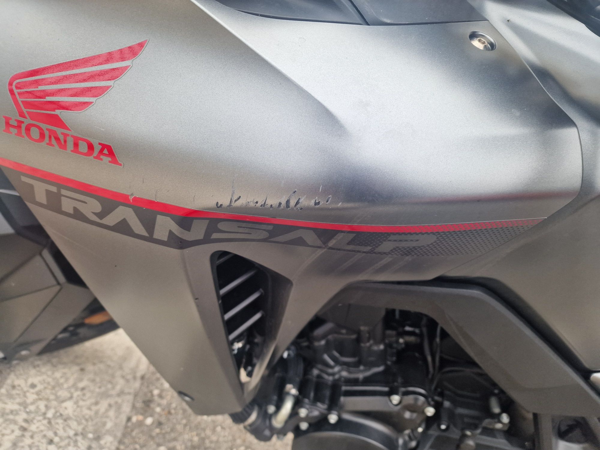 Honda transalp 2023, com 17000kms