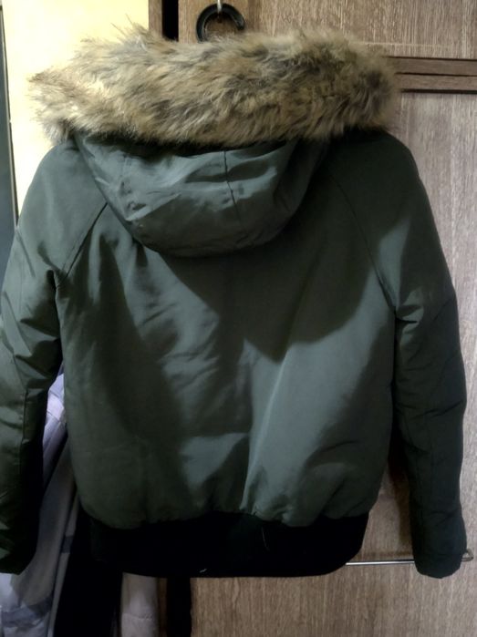 Продам куртки осеннюю и зимние