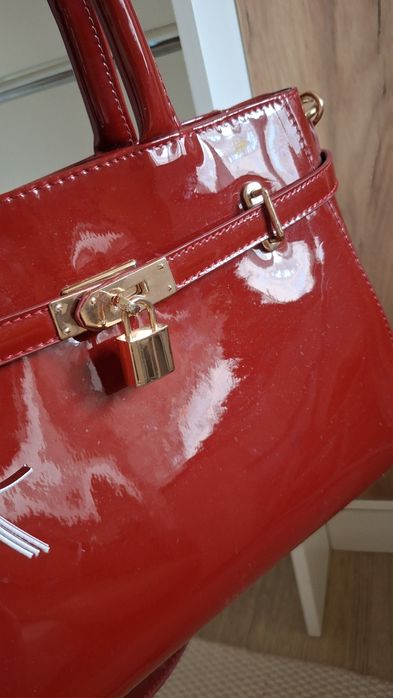 Стильна сумка темно-червоного кольору