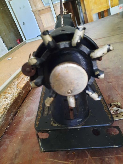 Máquina de Costura Singer