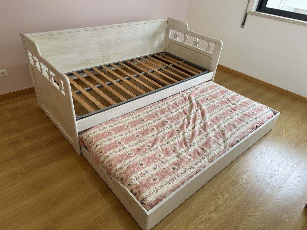 Cama de criança (oferta dos 2 colchoes)