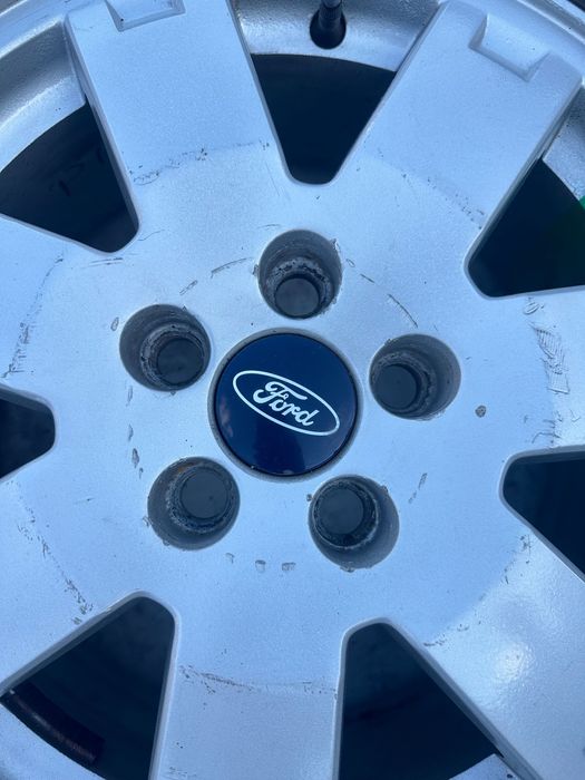 Felgi aluminiowe Ford 16 5x108 bez opon
