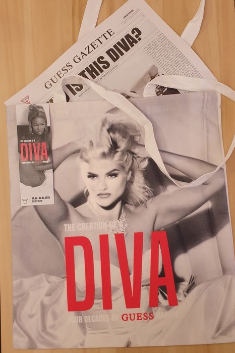 Оригінальний Шопер і Постер GUESS DIVA