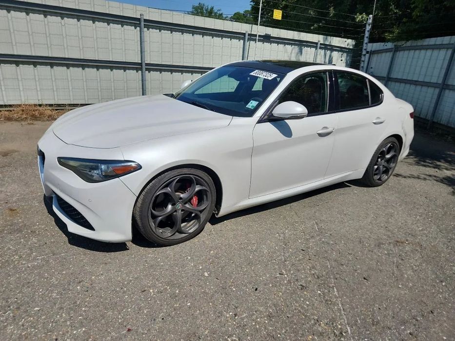 Alfa Romeo Giulia Auta z USA - Zapytaj o więcej ofert !