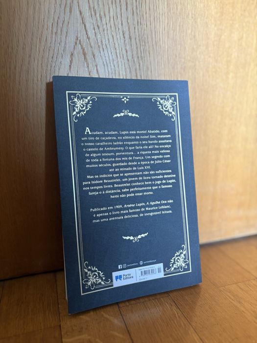 Livro Àrsene Lupin (NOVO)