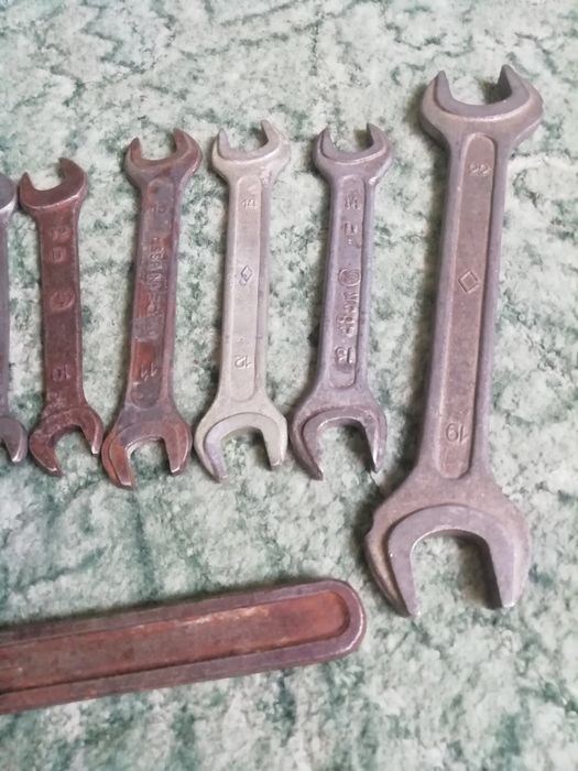 Ключи рожковые, ключ для шлицевых гаек. Молоток ссср
