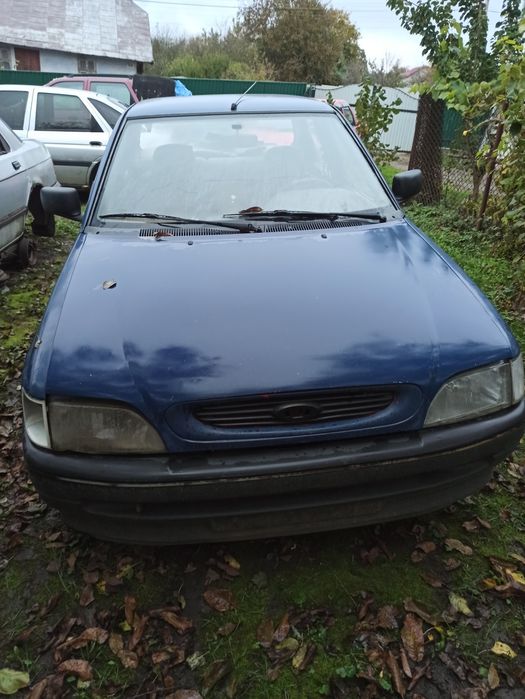 Бампер Ford escort 95-00р. По запчастинах