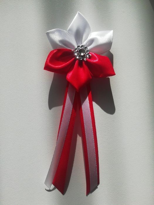 Kotylion, kokarda biało czerwona