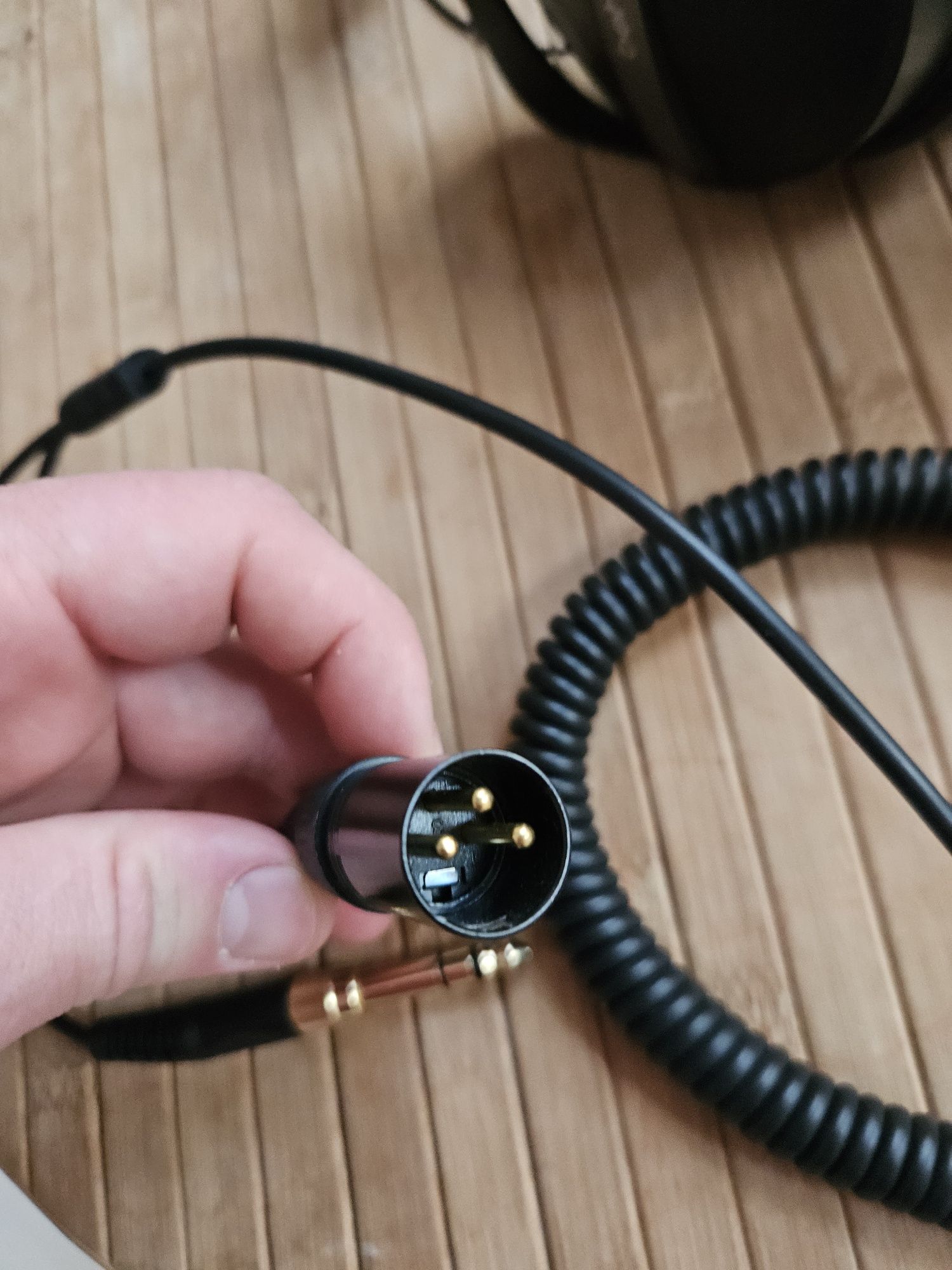 BEHRINGER HLC 660M (150 Ом) Навушники з мікрофоном