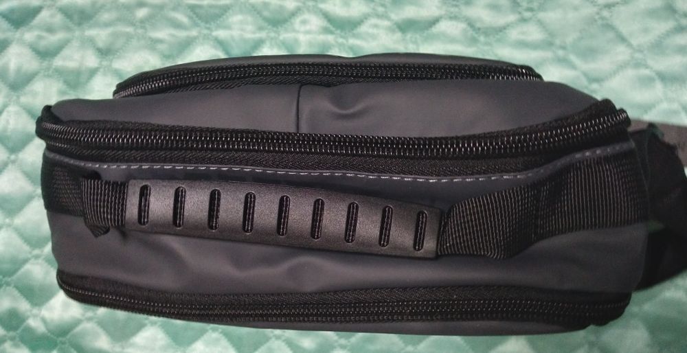 Мужская сумка через плечо.