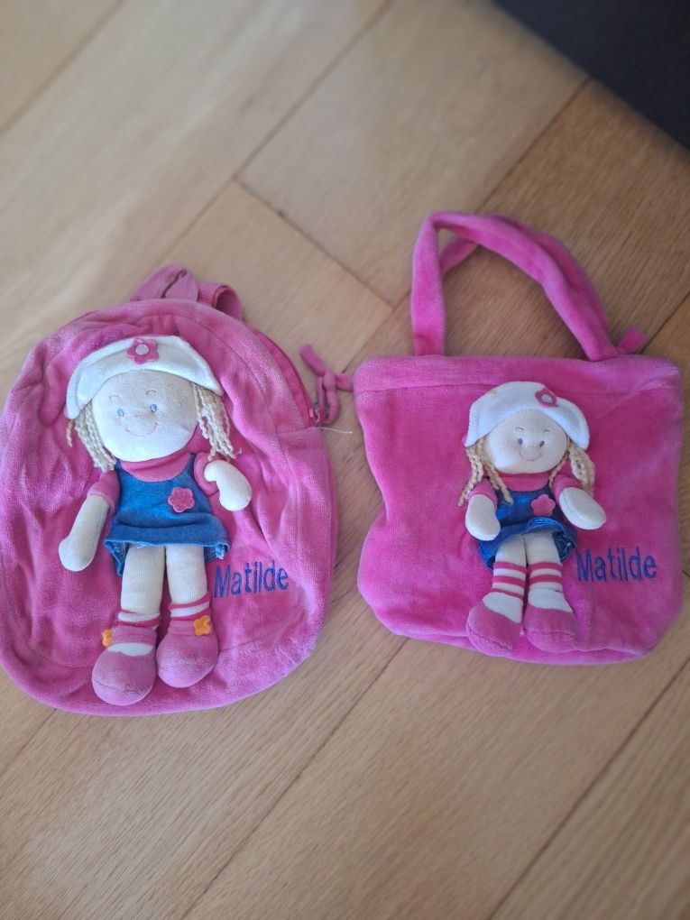 Mochila e mala com o nome Matilde