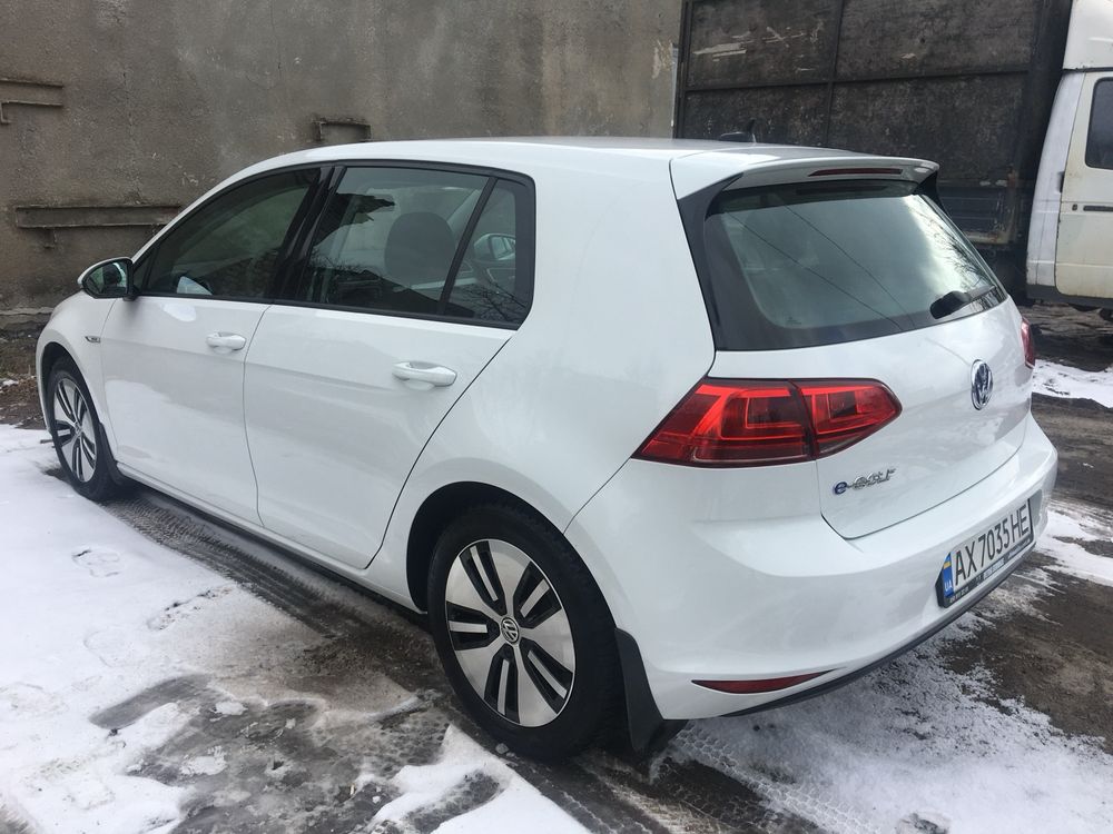 Volkswagen E-Golf 2016
