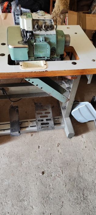Оверлок "Агат", со столом и мотором