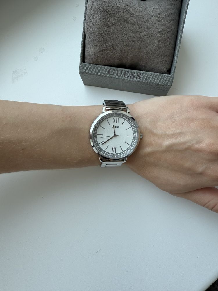 Годинник Guess жіночий