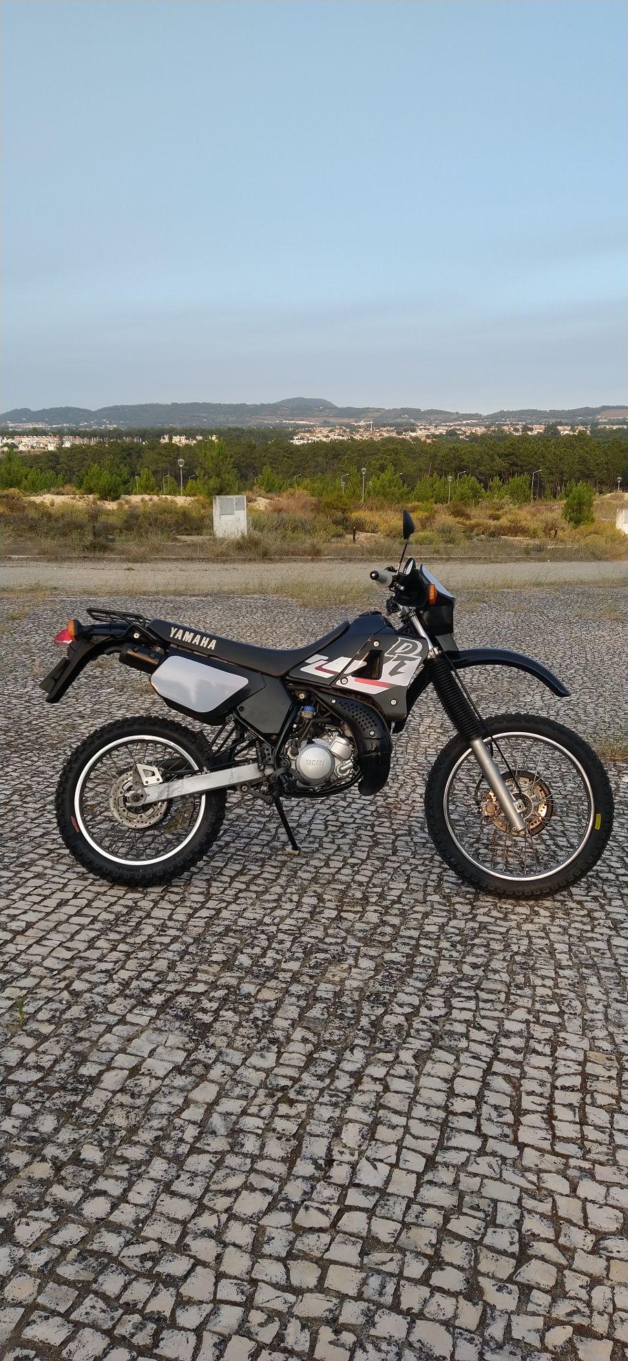 Yamaha DT 125 R  em bom estado