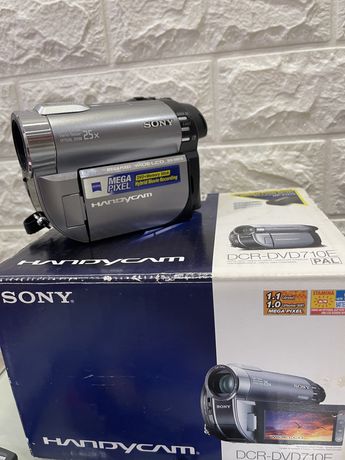 Видеокамера Sony DCR-DVD710Е