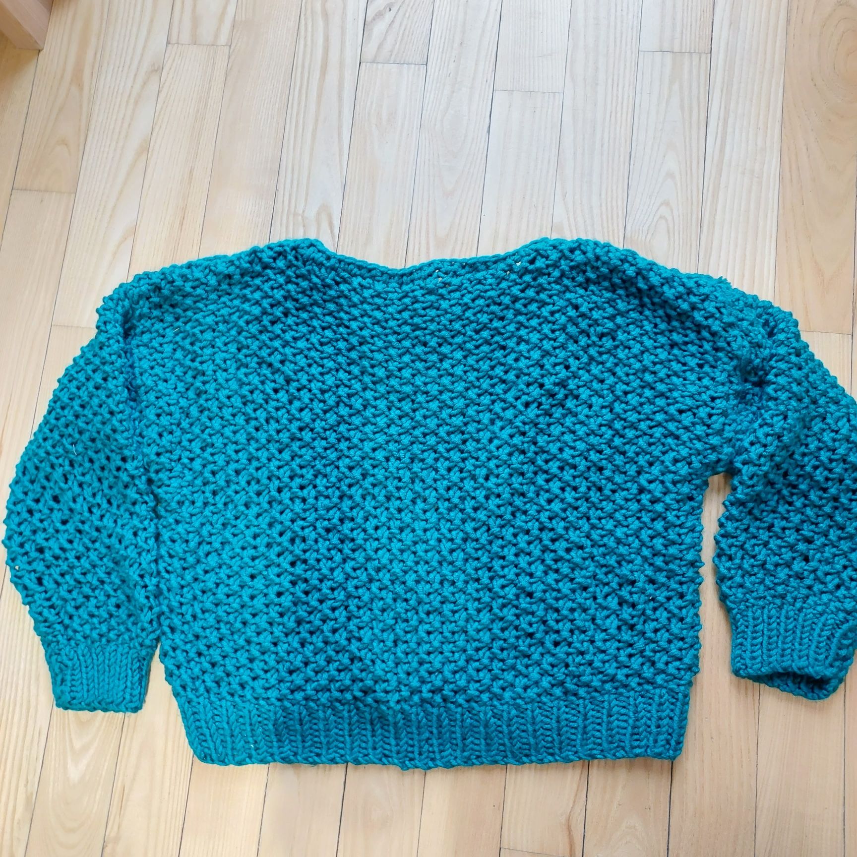 Zielony sweter oversize ręcznie robiony r. M/L