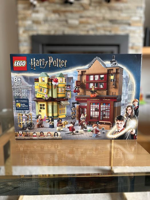 LEGO Harry Potter Quidditch & Ice Cream Parlour 76452