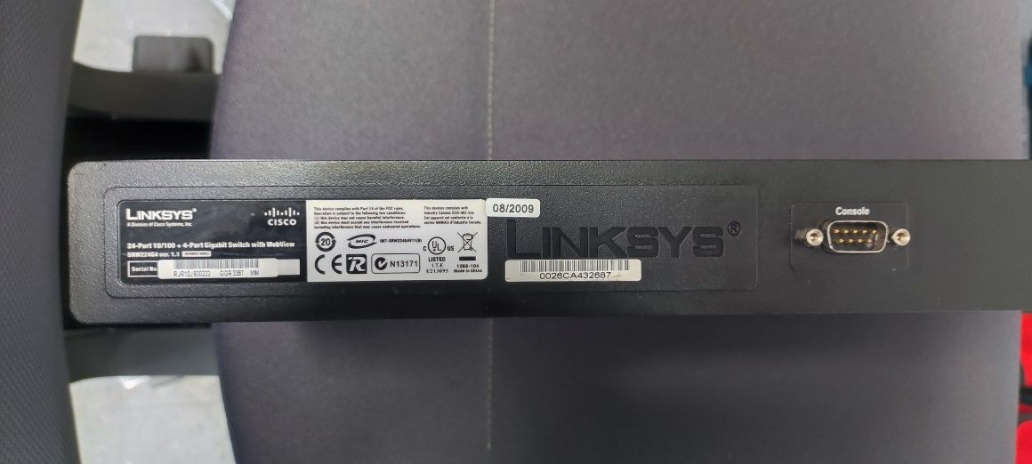 Switch zarządzalny Linksys Srw224g4 24 porty 100/10 4 porty 1000 2 SFP