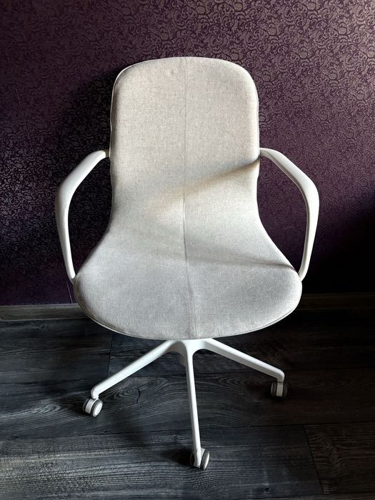 LANGFJALL Krzesło biurowe ikea konferencyjne z podłokietnikiem beżowe