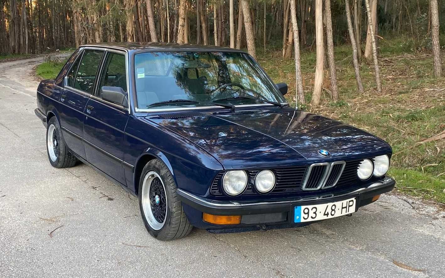 BMW E28 520i - 6 Cilindros