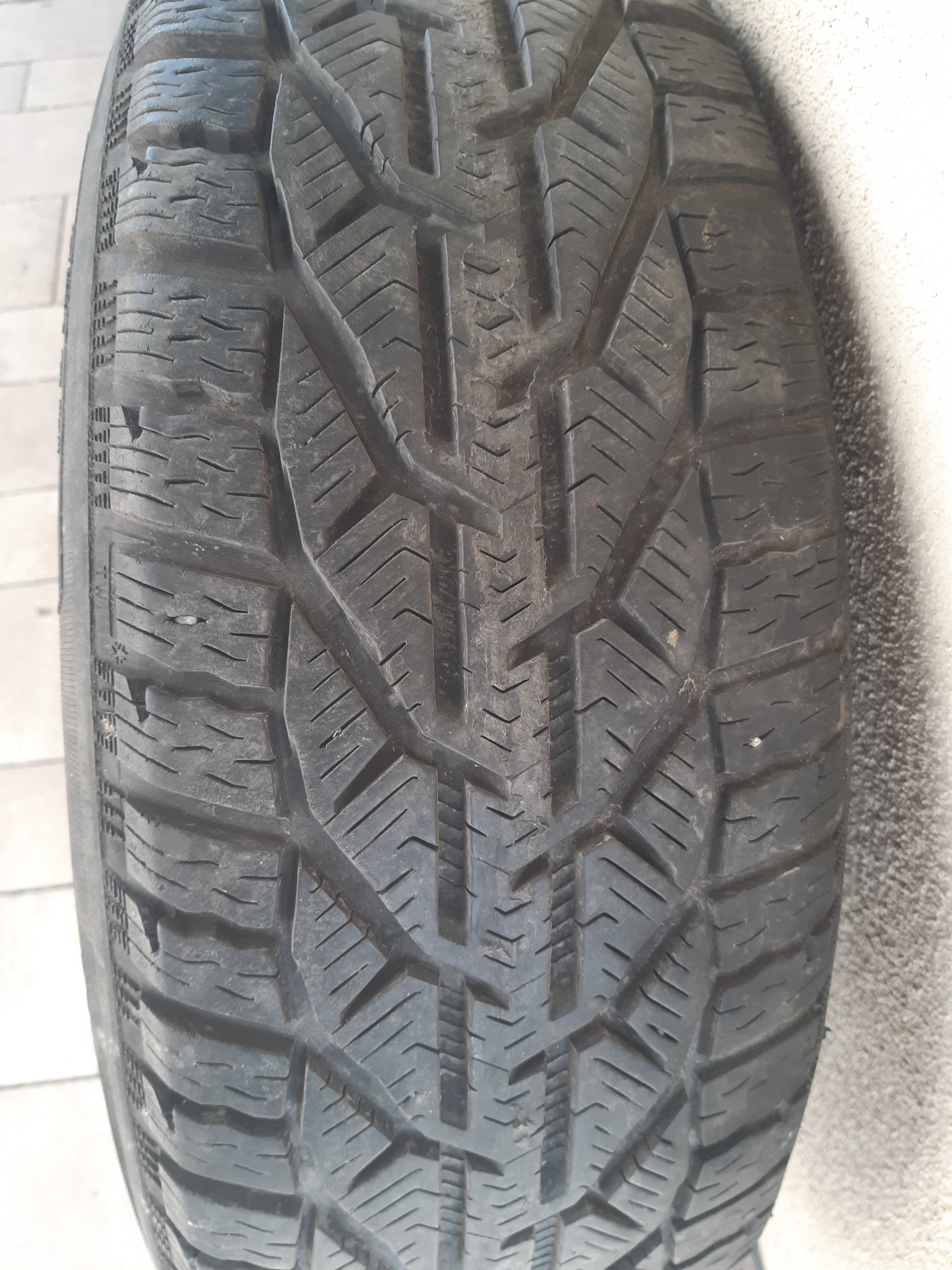 opony zimowe na alufelgach 215/70 R16