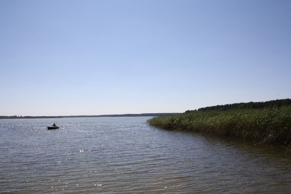 Noclegi Mazury. Zdory nad jeziorem Śniardwy. Pokoje z łazienkami.