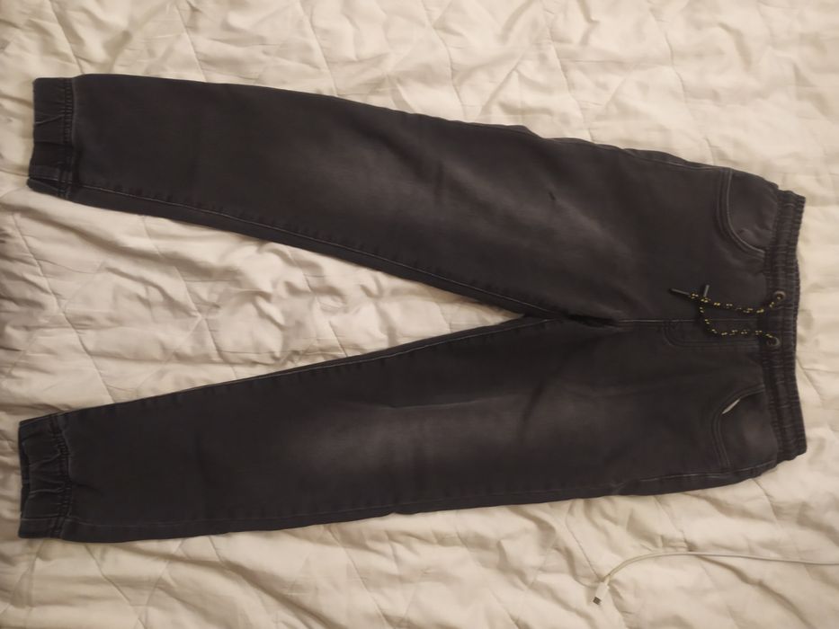 jeansy joggery z Lidla, kieszenie