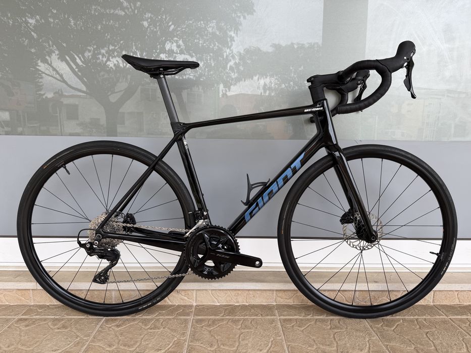 Bicicleta de estrada Giant - Disco - 12v