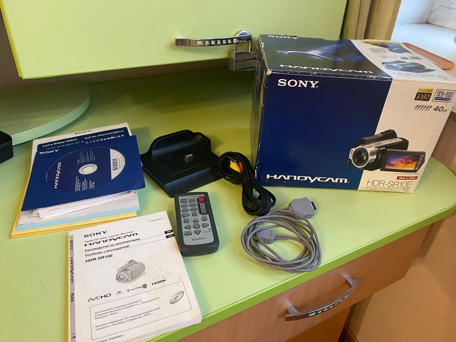 Відеокамера Sony HDR-SR10E