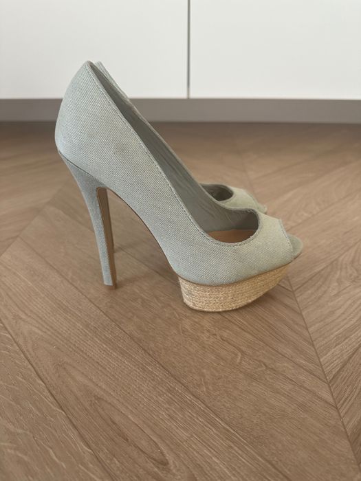 Nowe szpilki stradivarius