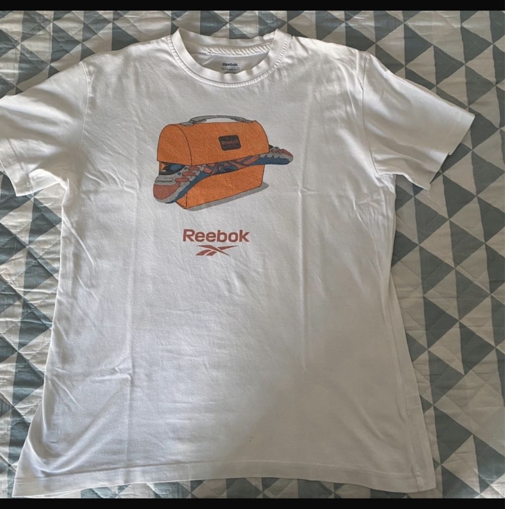 T-shirt Nike,Reebok,Desigual, tamanho XS, entre 3€ e 5€ (Ler Desc.)