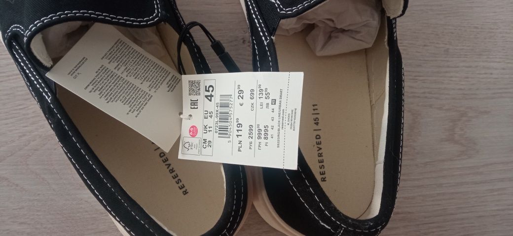 Nowe buty Reserved