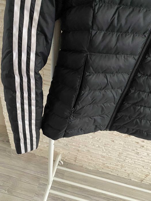 Adidas pikowana kurtka slim z lampasami paski