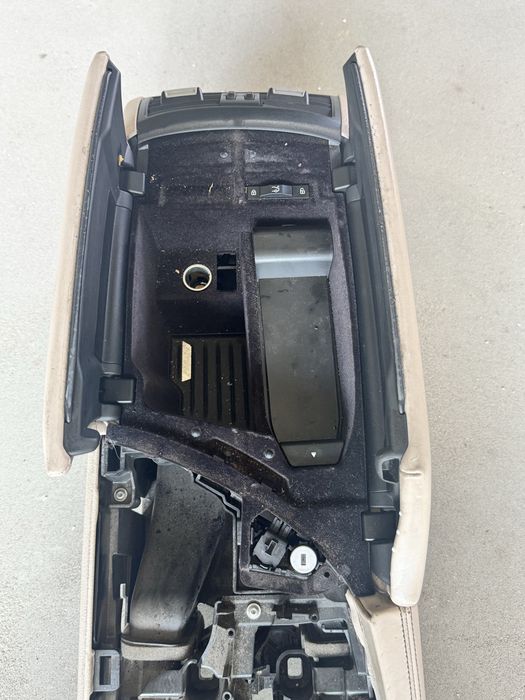 Підлокітник центральна консоль бмв ф10 bmw f10