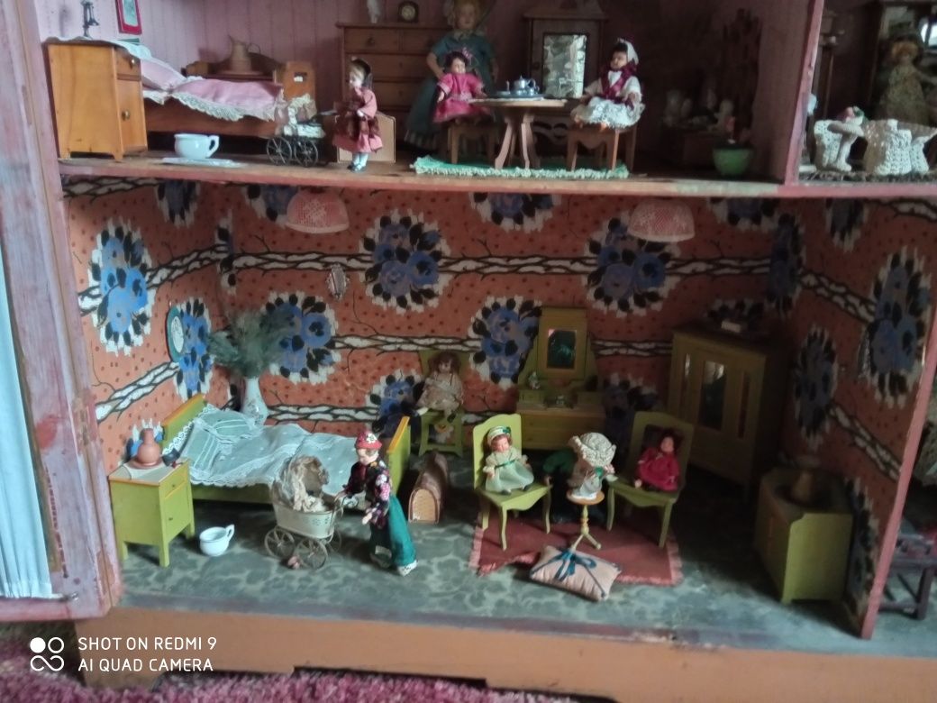Armário casa de bonecas,com 11 divisões,electrificado..