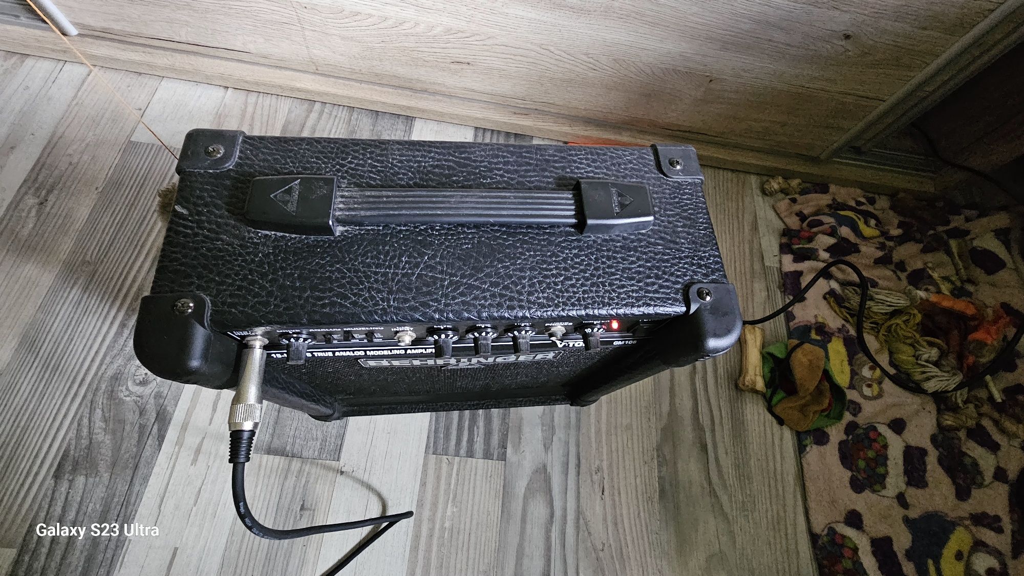 Wzmacniacz do gitary Behringer V-tone GM 108